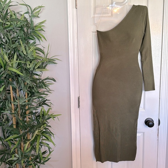 Hera collection knit spandex one shoulder dress NWT L - Picture 1 of 10